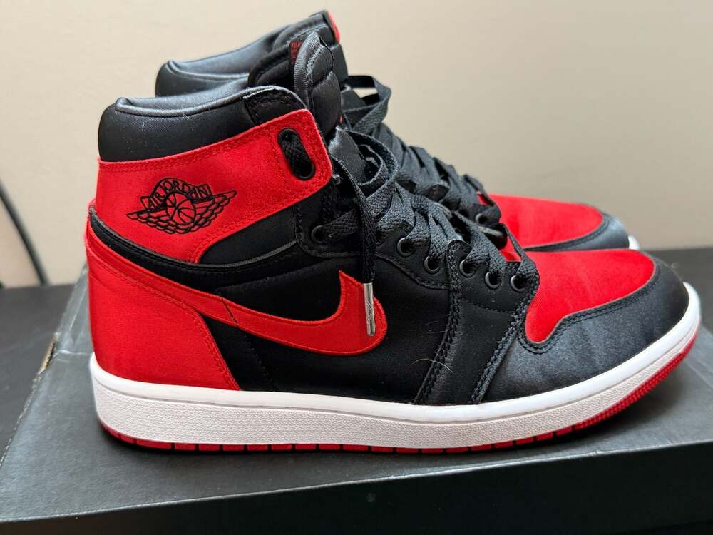 Air Jordan 1 Retro High OG Satin Bred (Womens ) Size 11